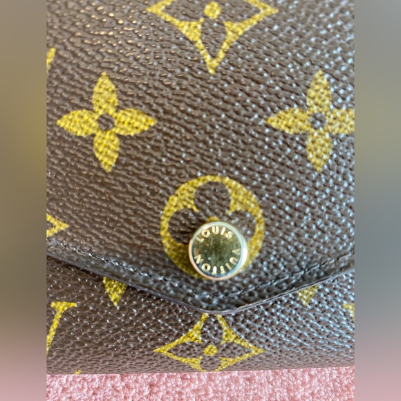Louis Vuitton Authentic Monogram Sarah Wallet - Picture 7 of 9
